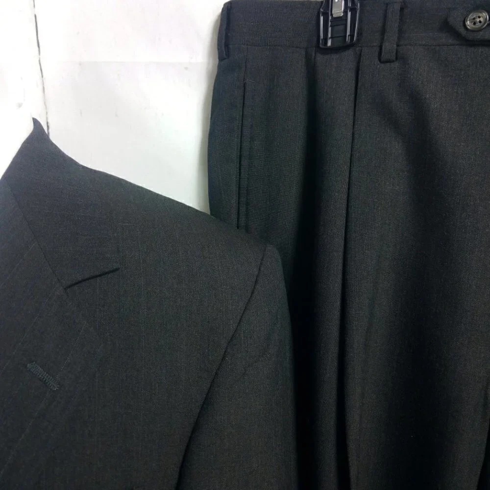 Bill Blass The Jones Store 43L Charcoal 2pc Suit